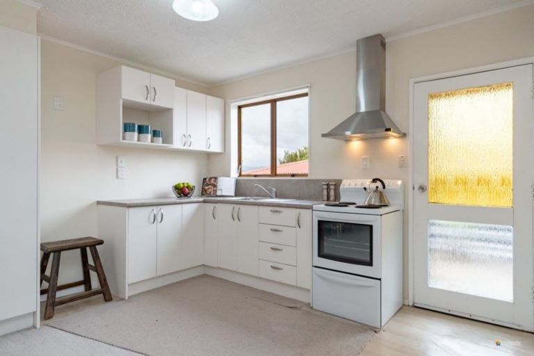 Photo of property in 2a Laurel Grove, Maungaraki, Lower Hutt, 5010