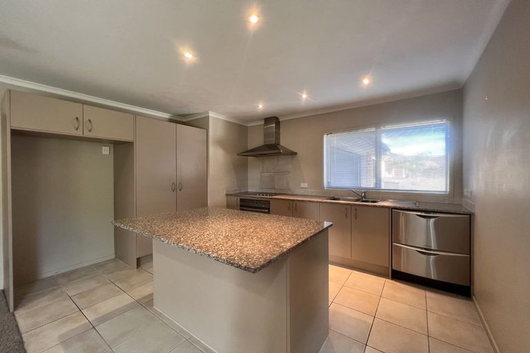 Photo of property in 38 Ranchod Terrace, Pukekohe, 2120
