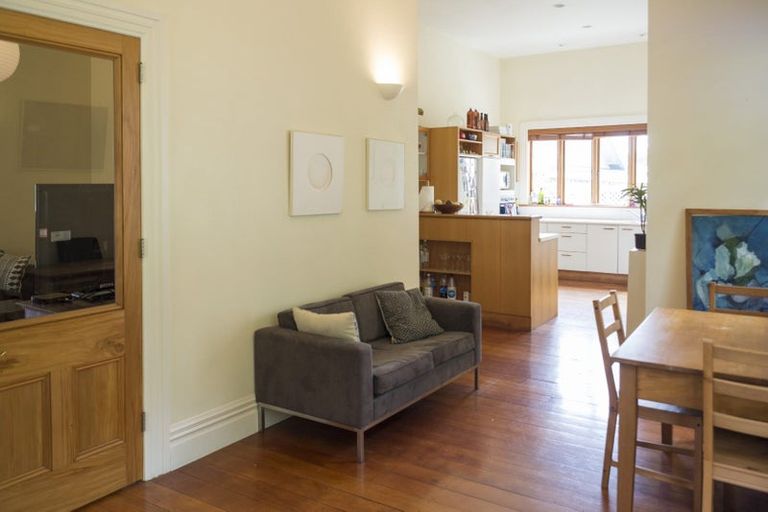 Photo of property in 176 Derwent Street, Island Bay, Wellington, 6023