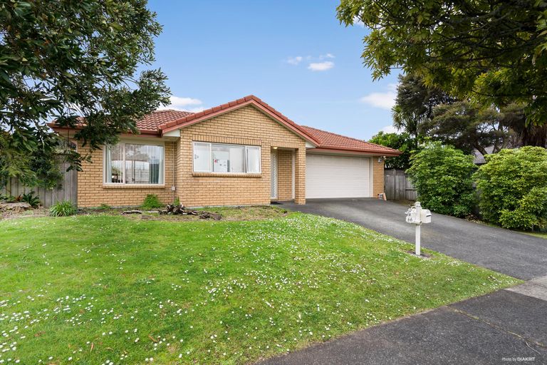 Photo of property in 66 Sandwick Drive, Weymouth, Auckland, 2103