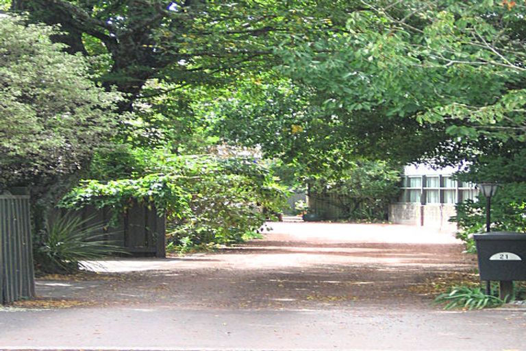 Photo of property in 21 Golf Road, Heretaunga, Upper Hutt, 5018