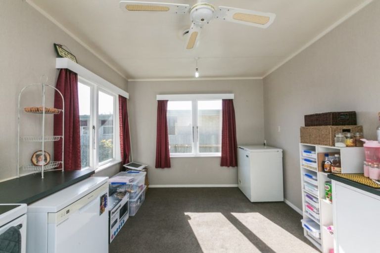 Photo of property in 18 Wynyard Crescent, Tamatea, Napier, 4112