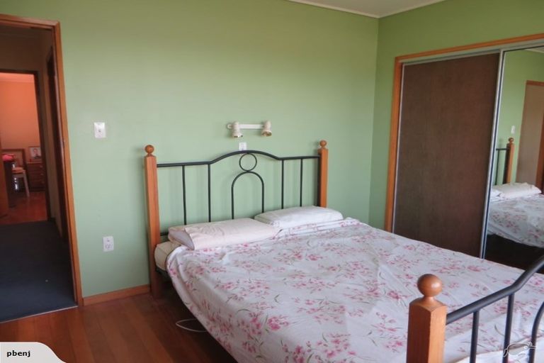 Photo of property in 107 Larnach Road, Vauxhall, Dunedin, 9013