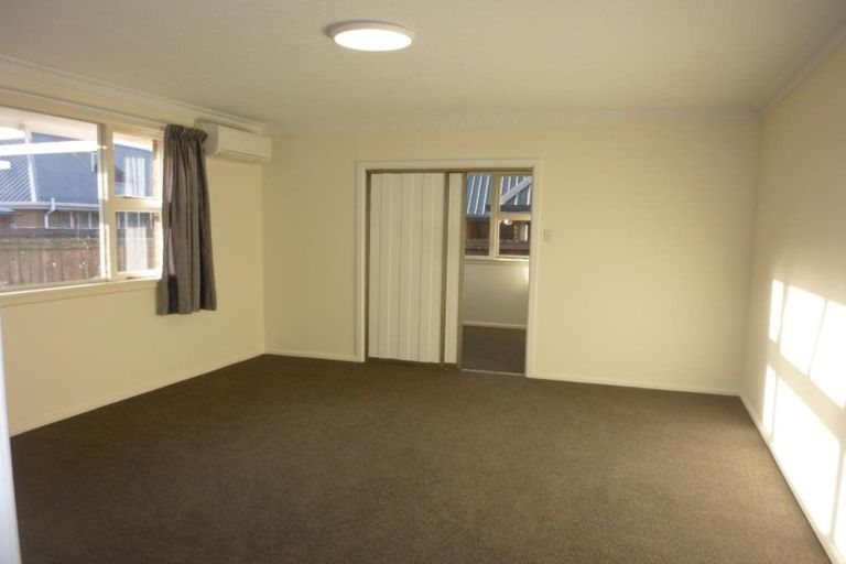 Photo of property in 18 Staveley Street, Avonhead, Christchurch, 8042