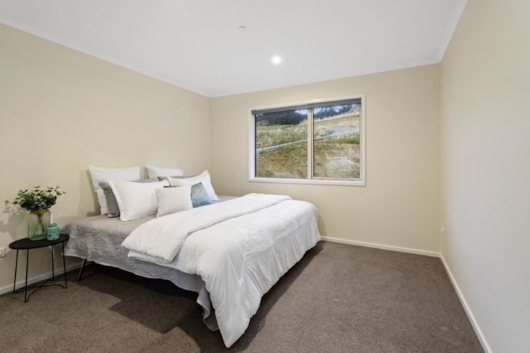 Photo of property in 103 Stratton Street, Normandale, Lower Hutt, 5010
