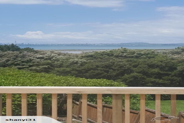 Photo of property in 35 Renoir Street, West Harbour, Auckland, 0618