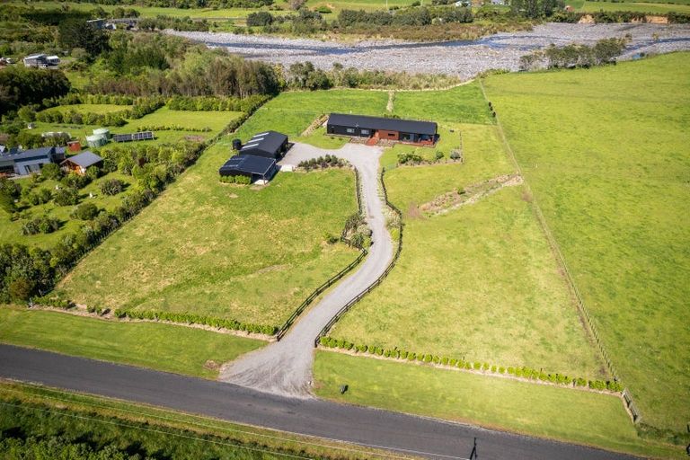 Photo of property in 31 Kaihihi Road, Okato, New Plymouth, 4381