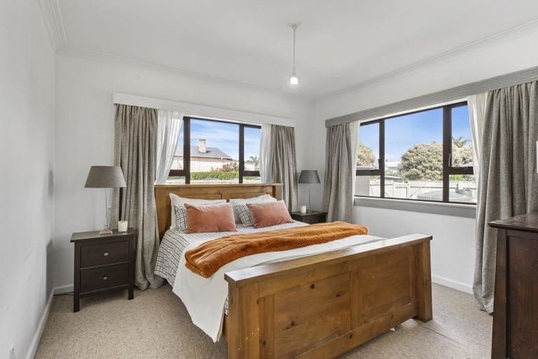 Photo of property in 12 Panorama Road, Mount Wellington, Auckland, 1060