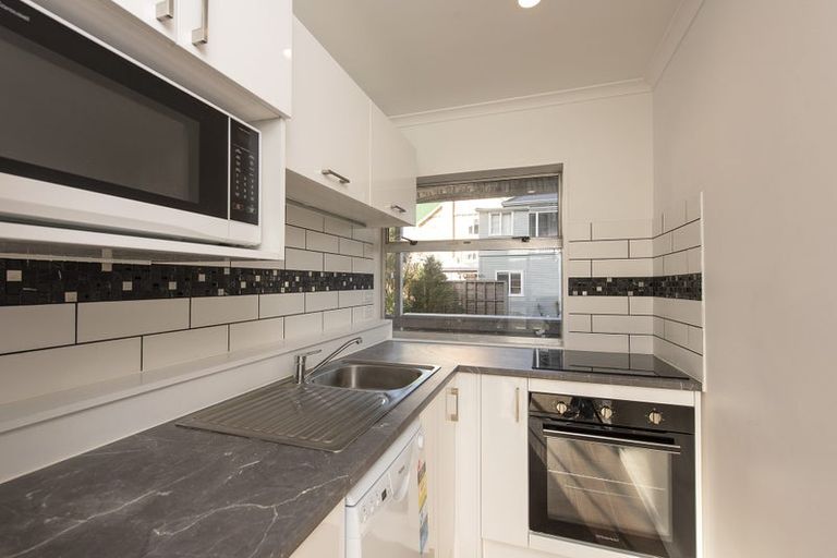 Photo of property in Melksham Towers, 403/131 Brougham Street, Mount Victoria, Wellington, 6011