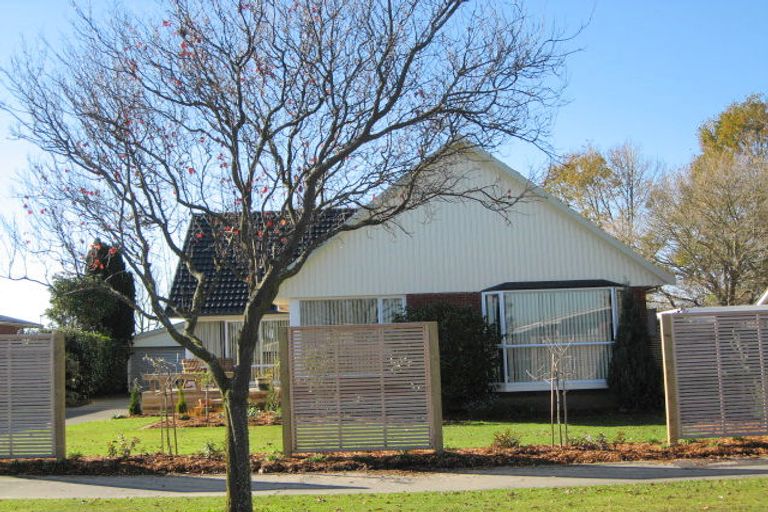 Photo of property in 133 Warren Crescent, Hillmorton, Christchurch, 8025