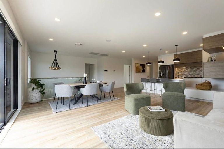 Photo of property in 21 Princes Street, Riverhead, 0820