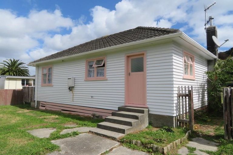 Photo of property in 15 Bledisloe Crescent, Wainuiomata, Lower Hutt, 5014