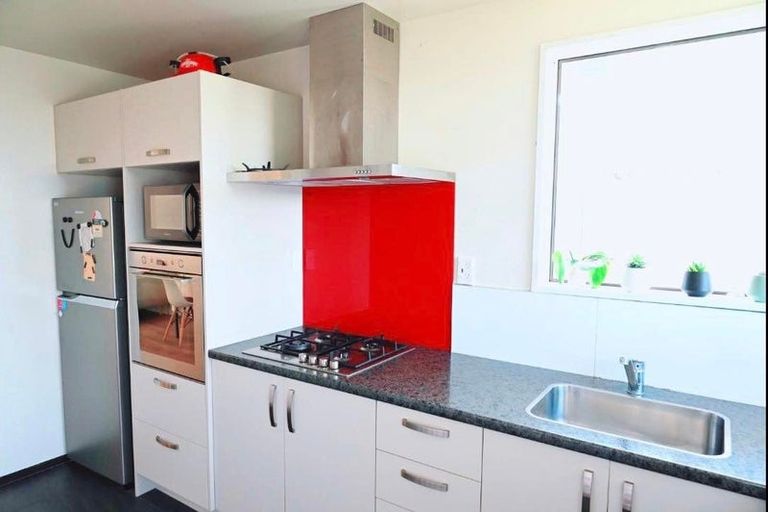 Photo of property in 2/99 Denise Crescent, Hornby, Christchurch, 8042