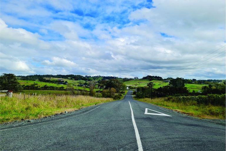 Photo of property in 68 Cemetery Road, Wainui, Silverdale, 0992