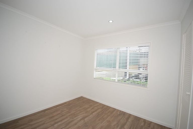Photo of property in 36 Lendenfeld Drive, Papatoetoe, Auckland, 2025
