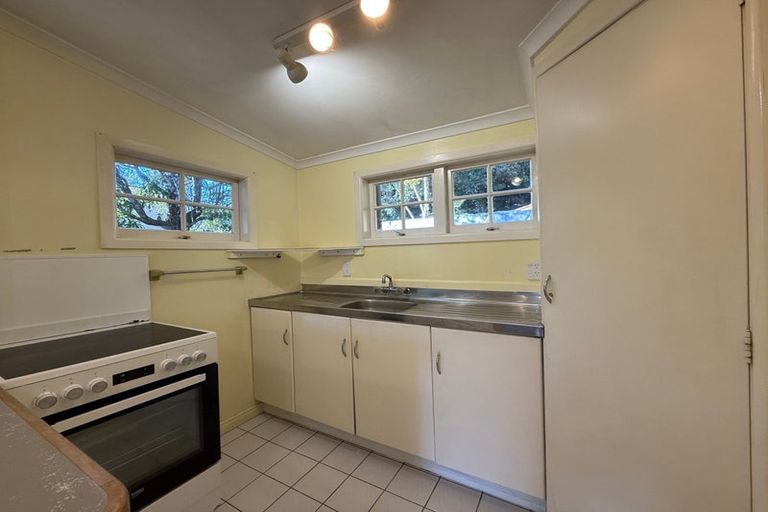 Photo of property in 1/12 Beach Road, Pahurehure, Papakura, 2113