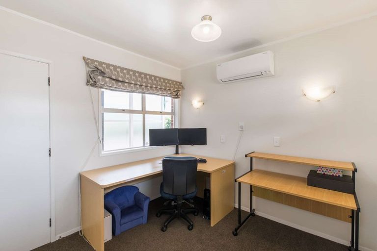 Photo of property in 328 Great South Road, Opaheke, Papakura, 2113