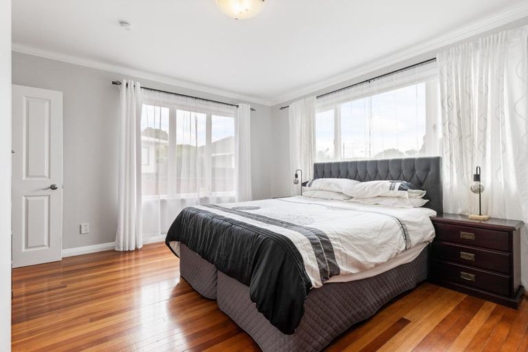 Photo of property in 15 Matipo Road, Te Atatu Peninsula, Auckland, 0610