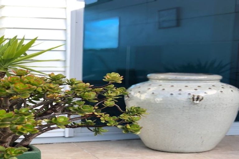 Photo of property in 7 Rangi Avenue, Schnapper Rock, Auckland, 0632