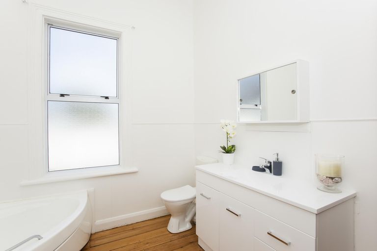 Photo of property in 26 Disraeli Street, Gisborne, 4010