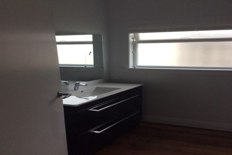 Photo of property in 16 Sunset Parade, Plimmerton, Porirua, 5026