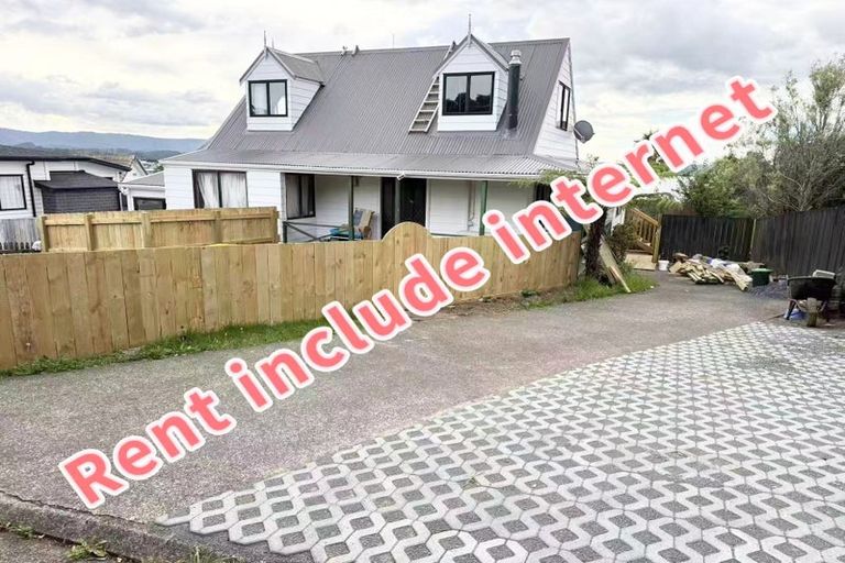Photo of property in 1/23 Sungrove Rise, Sunnyvale, Auckland, 0612