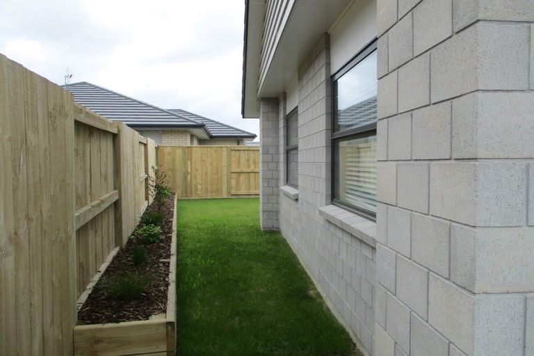 Photo of property in 11 Kahuparere Crescent, Pyes Pa, Tauranga, 3112