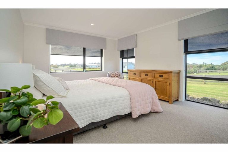 Photo of property in 11 The Lakes Drive, Kerikeri, 0230