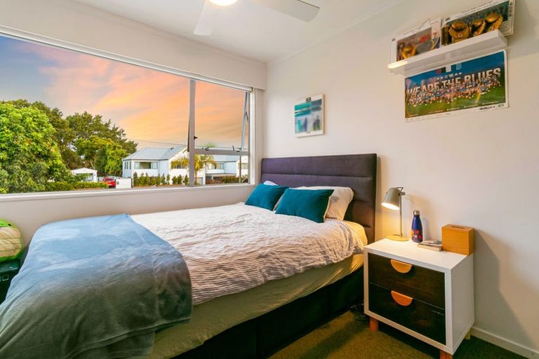 Photo of property in 53 Gordon Avenue, Forrest Hill, Auckland, 0620