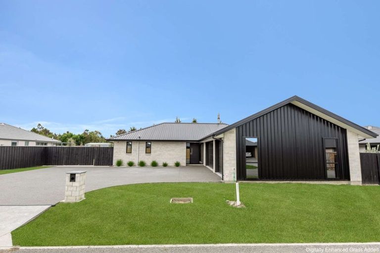 Photo of property in 2 Hunter Lane, Amberley, 7410