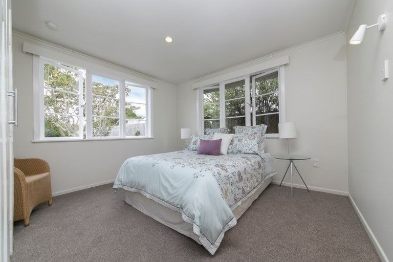 Photo of property in 15 Westall Road, New Lynn, Auckland, 0600