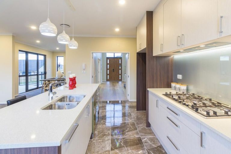 Photo of property in 8 Judith Anne Drive, Pukekohe, 2120