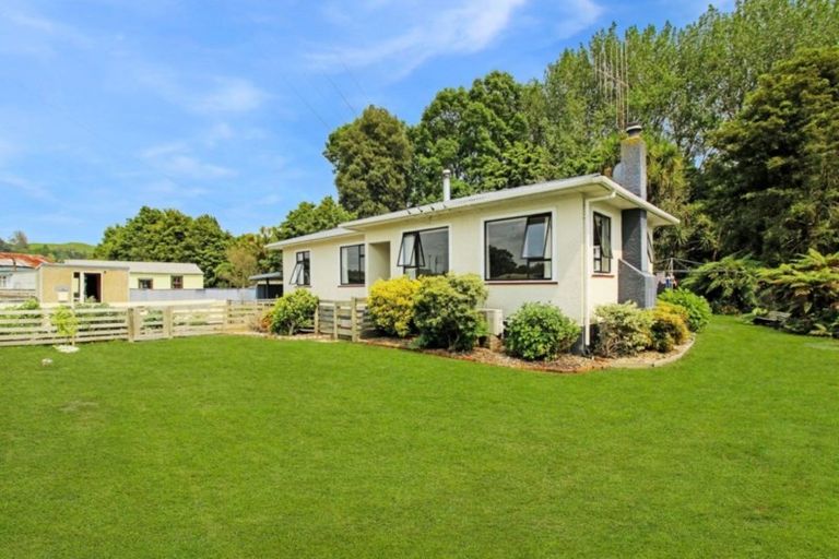 Photo of property in 7 Kotukutuku Road, Hunterville, 4730