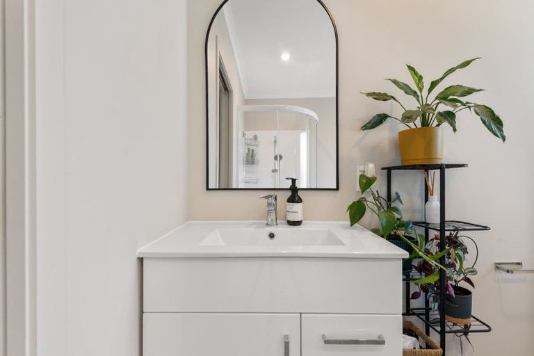 Photo of property in 18 Frederick Street, Carterton, 5713