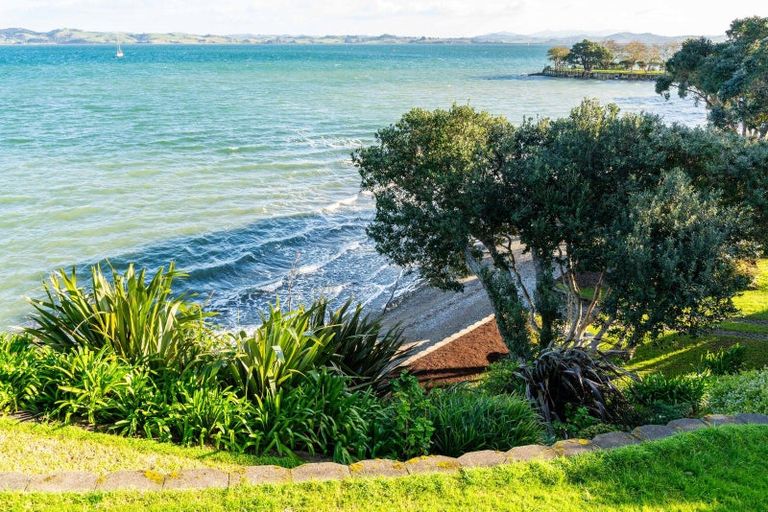 Photo of property in 20 Manganese Point Road, Tamaterau, Whangarei, 0174