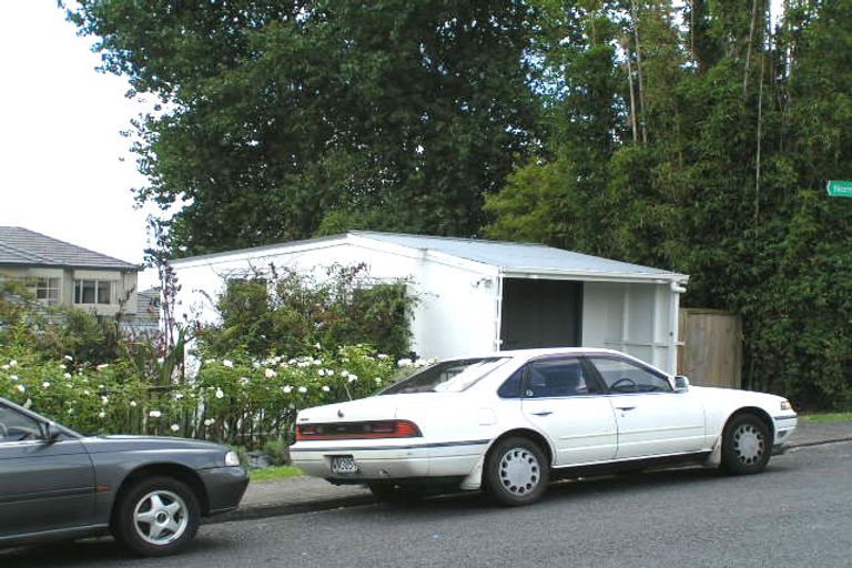 Photo of property in 1 Norman Road, Hauraki, Auckland, 0622