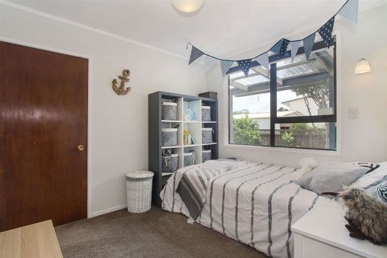 Photo of property in 14 Litchfield Place, Clarks Beach, 2122