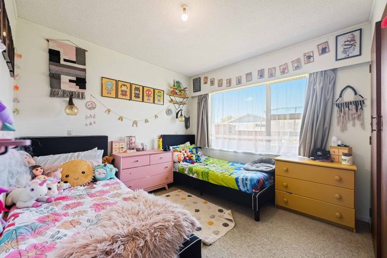 Photo of property in 8 Sandalwood Drive, Dinsdale, Hamilton, 3204