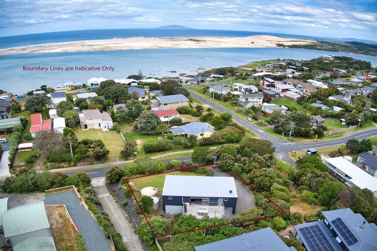 Photo of property in 36 Moir Point Road, Mangawhai Heads, Mangawhai, 0505