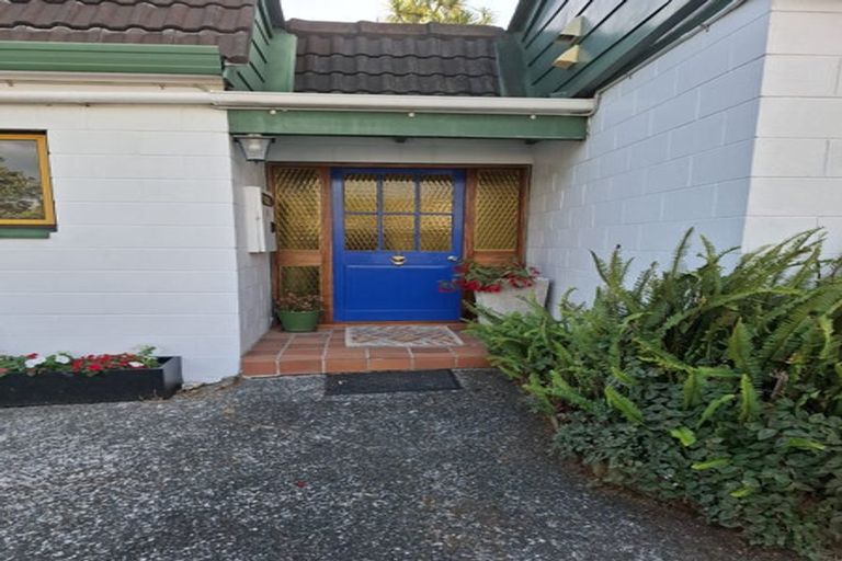 Photo of property in 1/64 Carlisle Road, Browns Bay, Auckland, 0630