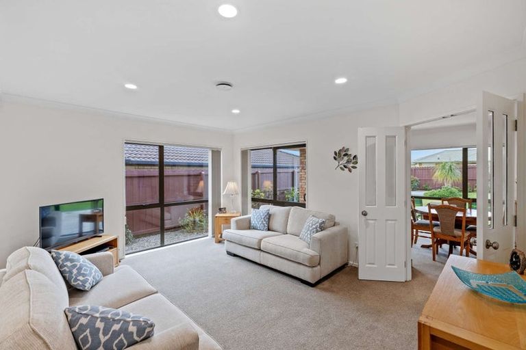 Photo of property in 81 Riverside Drive, Waiuku, 2123