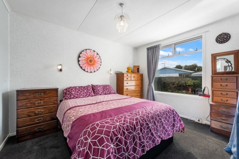 Photo of property in 5 Parera Grove, Heretaunga, Upper Hutt, 5018