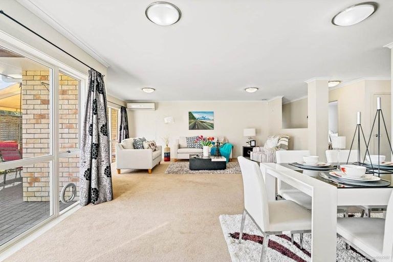 Photo of property in 12 Trevors Place, Pukekohe, 2120