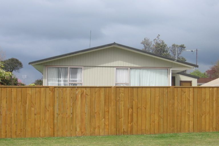 Photo of property in 35 Hathor Street, Pomare, Rotorua, 3015