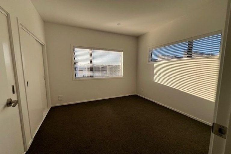 Photo of property in 27/28 Westgate Drive, Westgate, Auckland, 0614