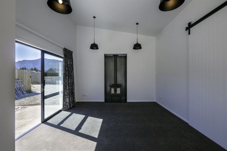 Photo of property in 12 Teal Place, Lake Hawea, Wanaka, 9382