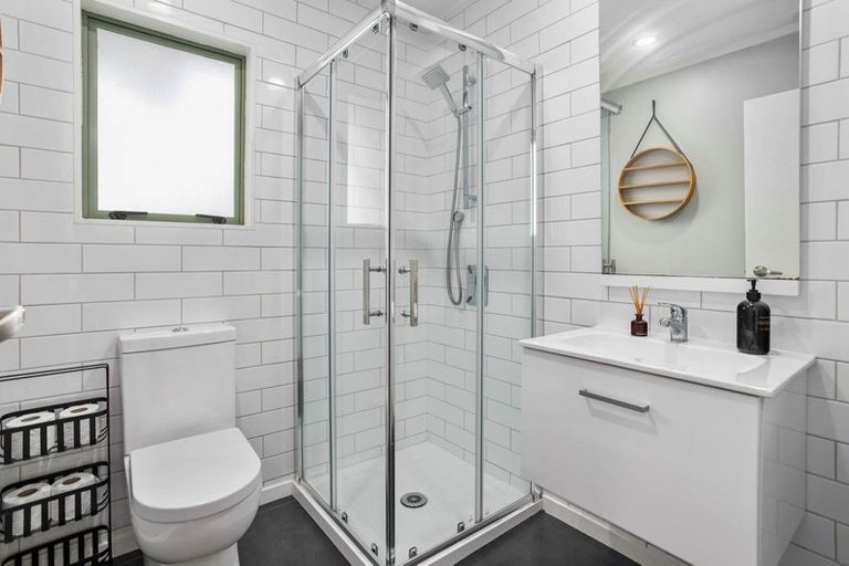 Photo of property in 2/251 Pakuranga Road, Pakuranga, Auckland, 2010