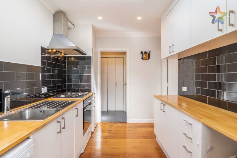 Photo of property in 206a Miromiro Road, Normandale, Lower Hutt, 5010