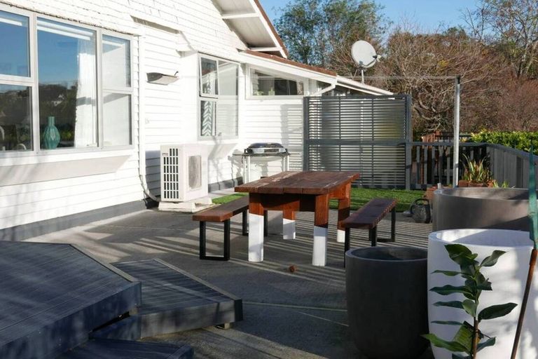 Photo of property in 1/22 Hackthorne Road, Cashmere, Christchurch, 8022