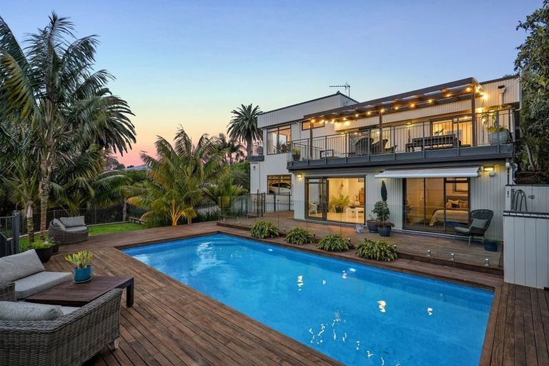 Photo of property in 194 Beach Road, Campbells Bay, Auckland, 0630